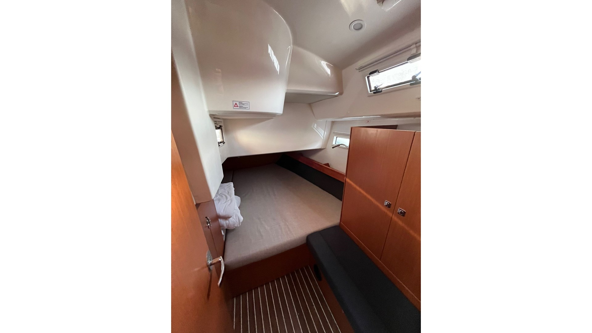 4445467490000100185_tonka-interior24