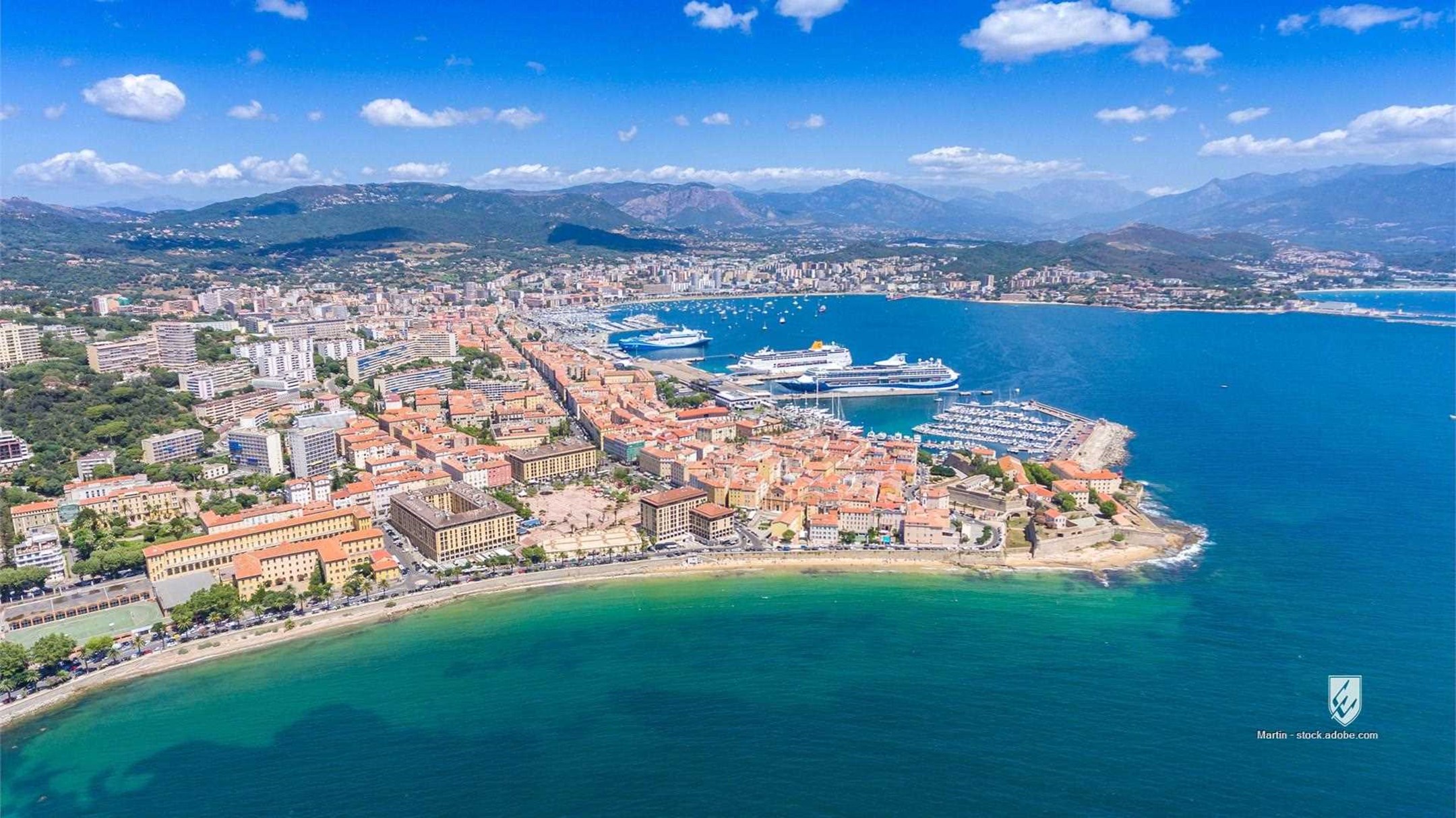 meer stadt korsika wasser ajaccio landschaft küste pueblo hafen anblick beach anreisen ozean bauwerk panorama sommer