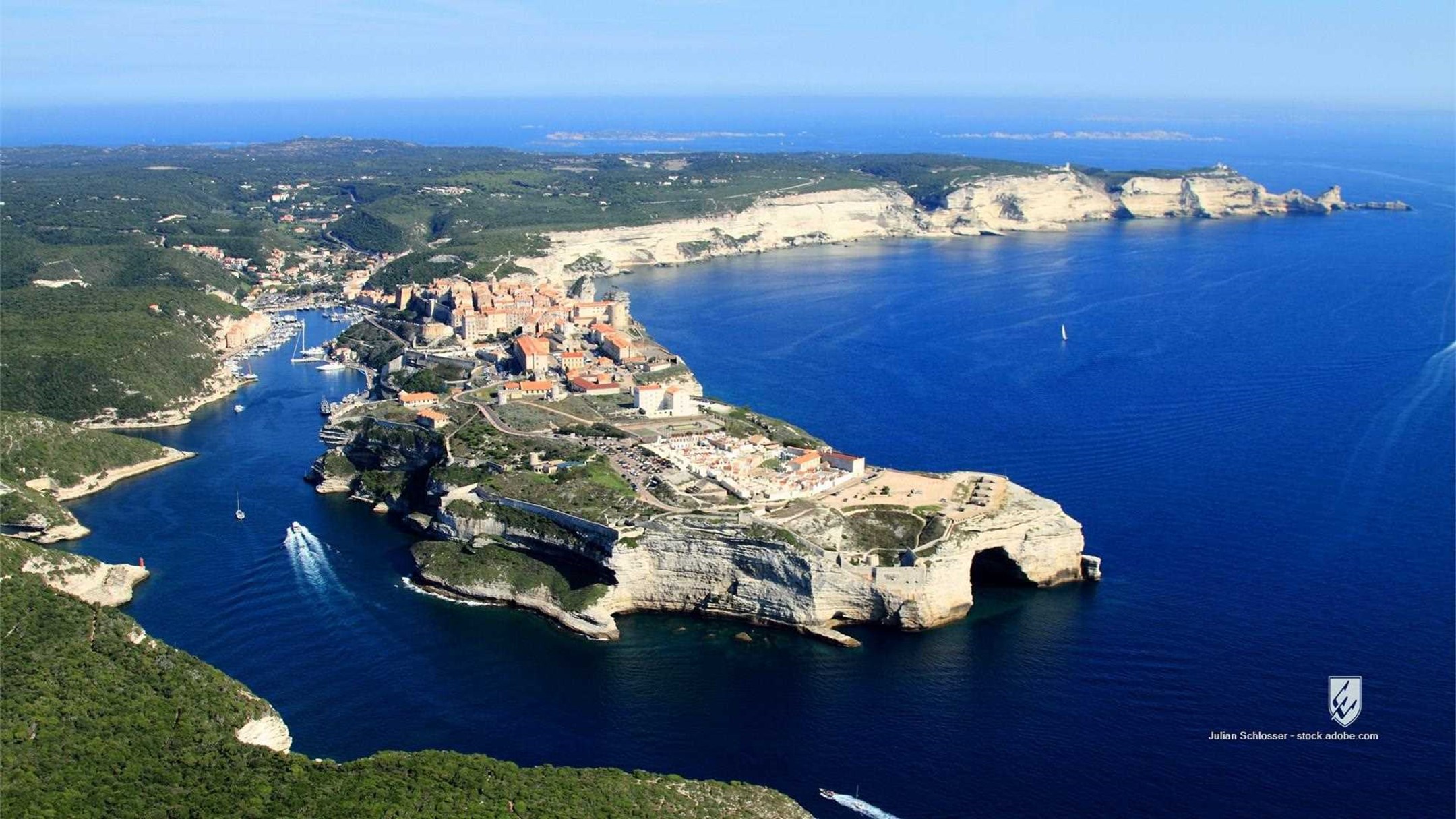 Corse Bonifacio Piantarella ulm mer lagon méditerrannée spérone falaise calcaire pelouse golf bateau plage voilier maqui