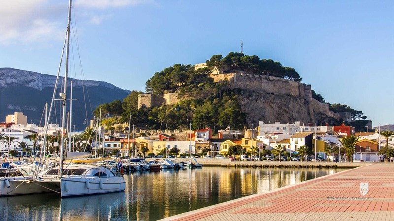 denia castle port harbor promenade marina boat ship boats fishing holidays alicante costa blanca marina alta scenic