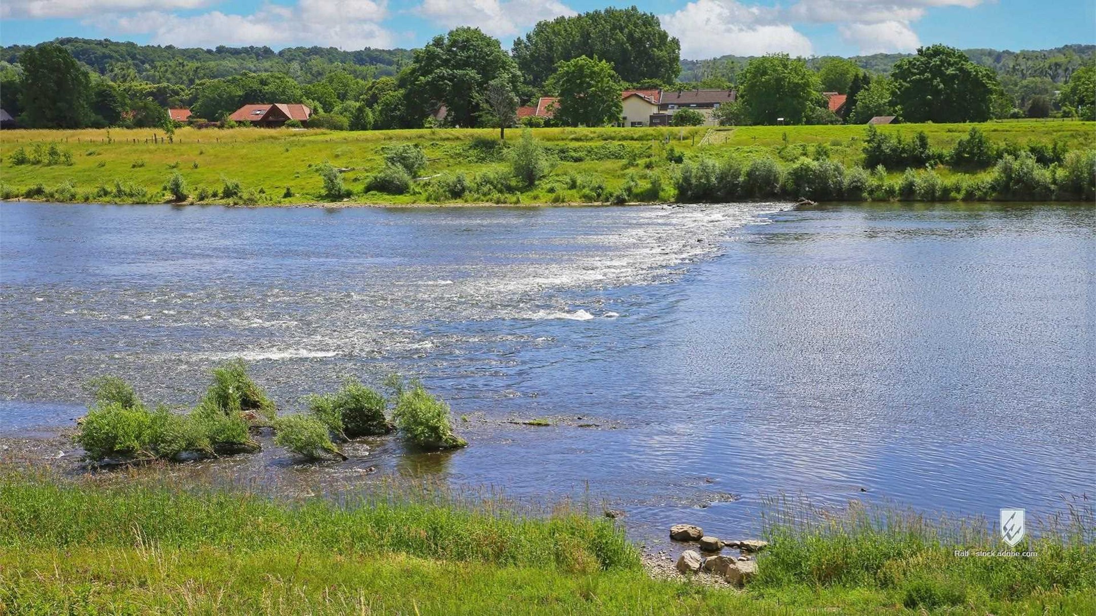 uikhoven geulle meuse riverbank belgian belgium riverfront area beautiful conservation cycle dutch holland landscape