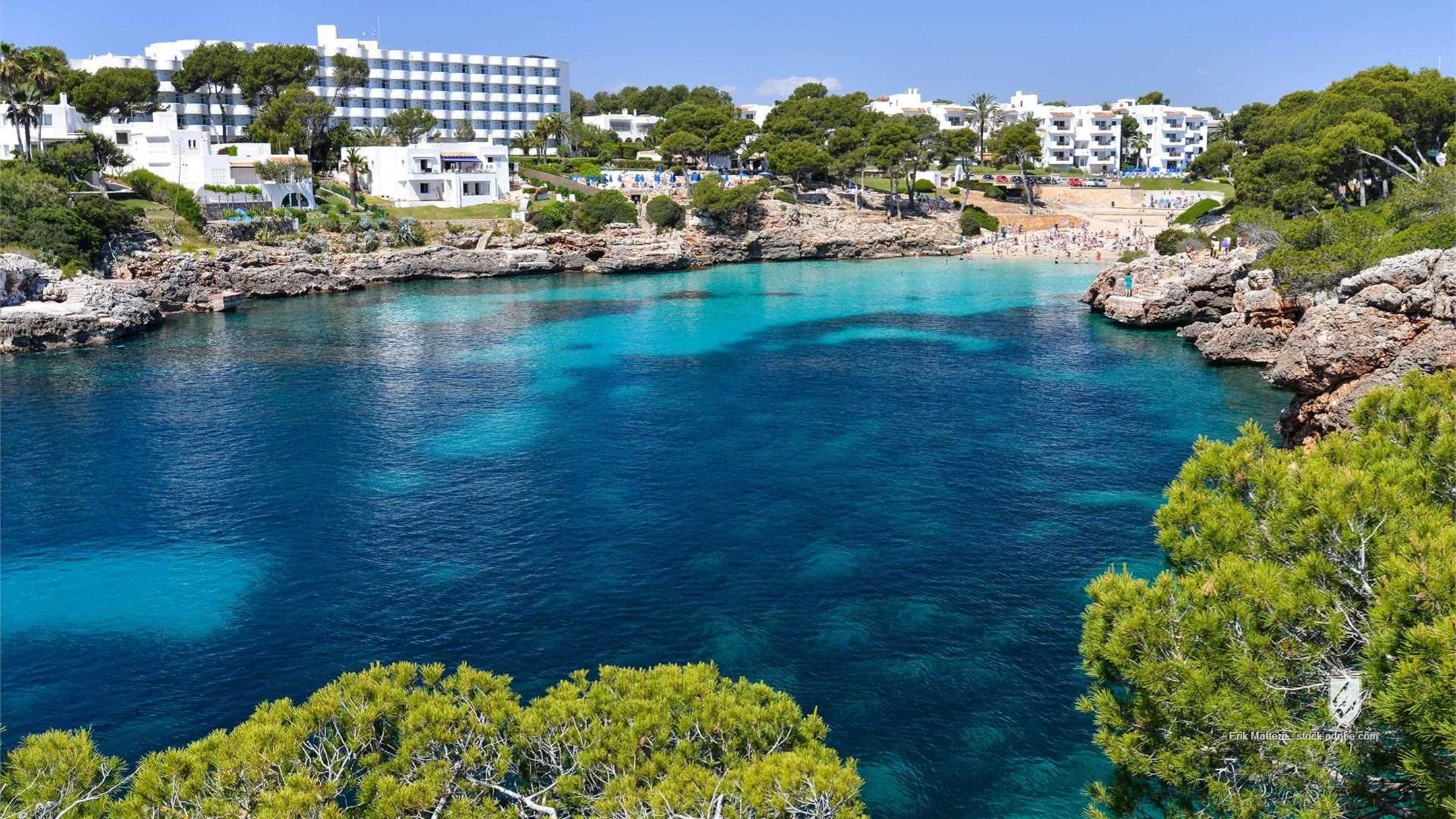 mallorca cala d'or badebucht cala d or blaues wasser bucht entspannung cala esmeralda erholung spanien ferienanlage
