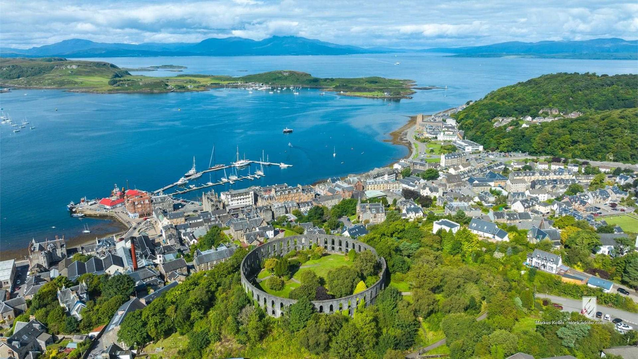 oban schottland stadt stradtansicht argyll bute großbritannien highlands aerial reisefotografie luftbild luftaufnahmehaf