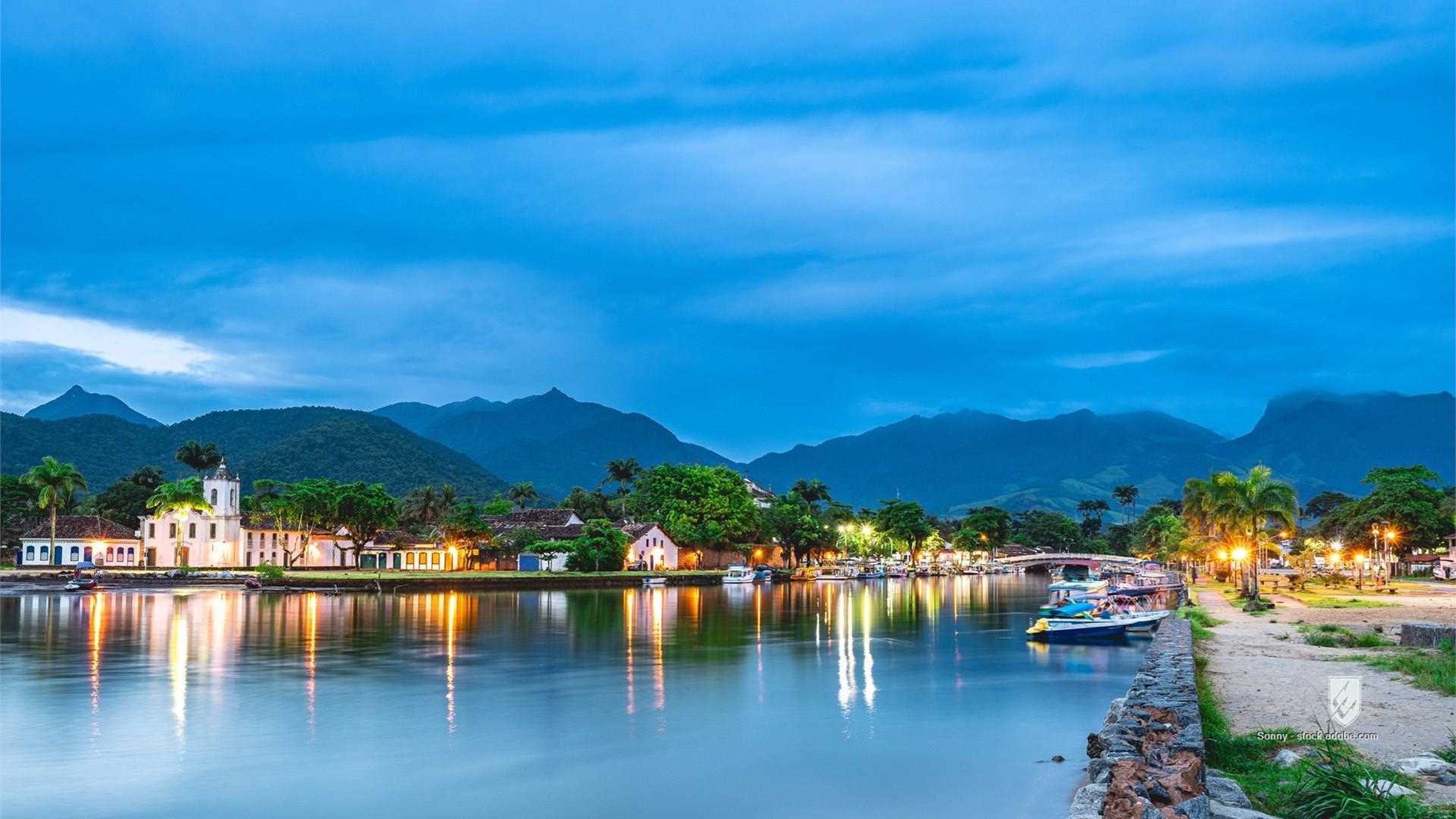 sightseeing natural boats ocean mountains scenery sea tourist seascape countryside relax shore tour environment horizon