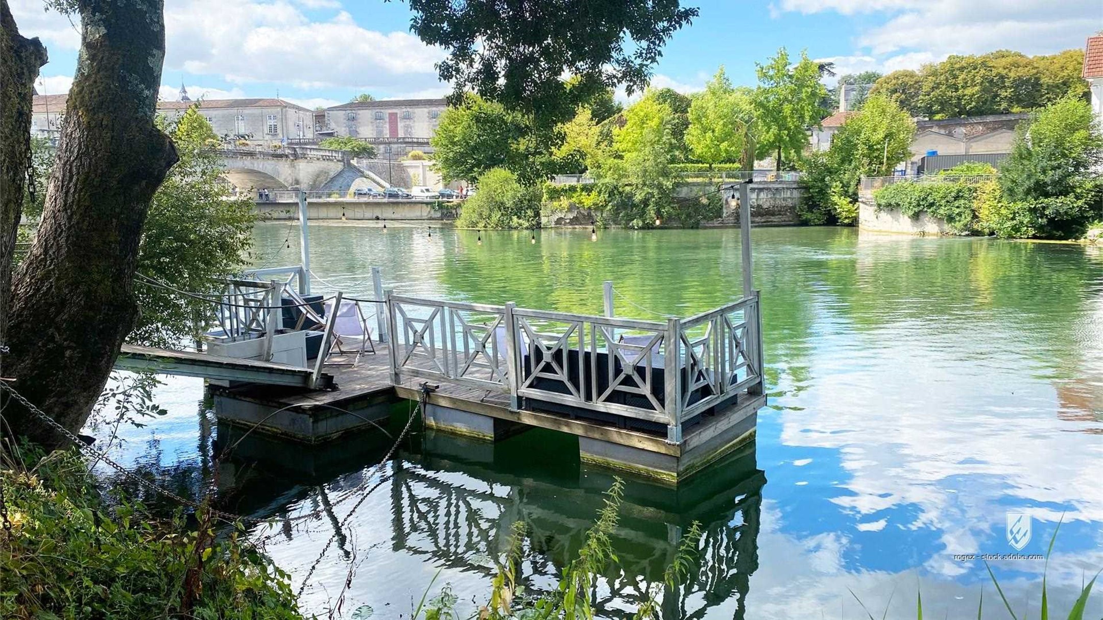 eau fleuve lac pont paysage arbre parc vert nature terrasse bateau été canal bleu jardin bar au bord de l'eau voyage fra