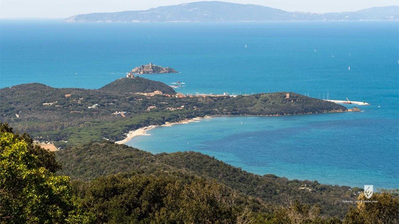 island of elba, piombino, follonica, gulf, islet of cèrboli, palmaiola, lighthouse, bicycle, tuscany, cycling, punta ala