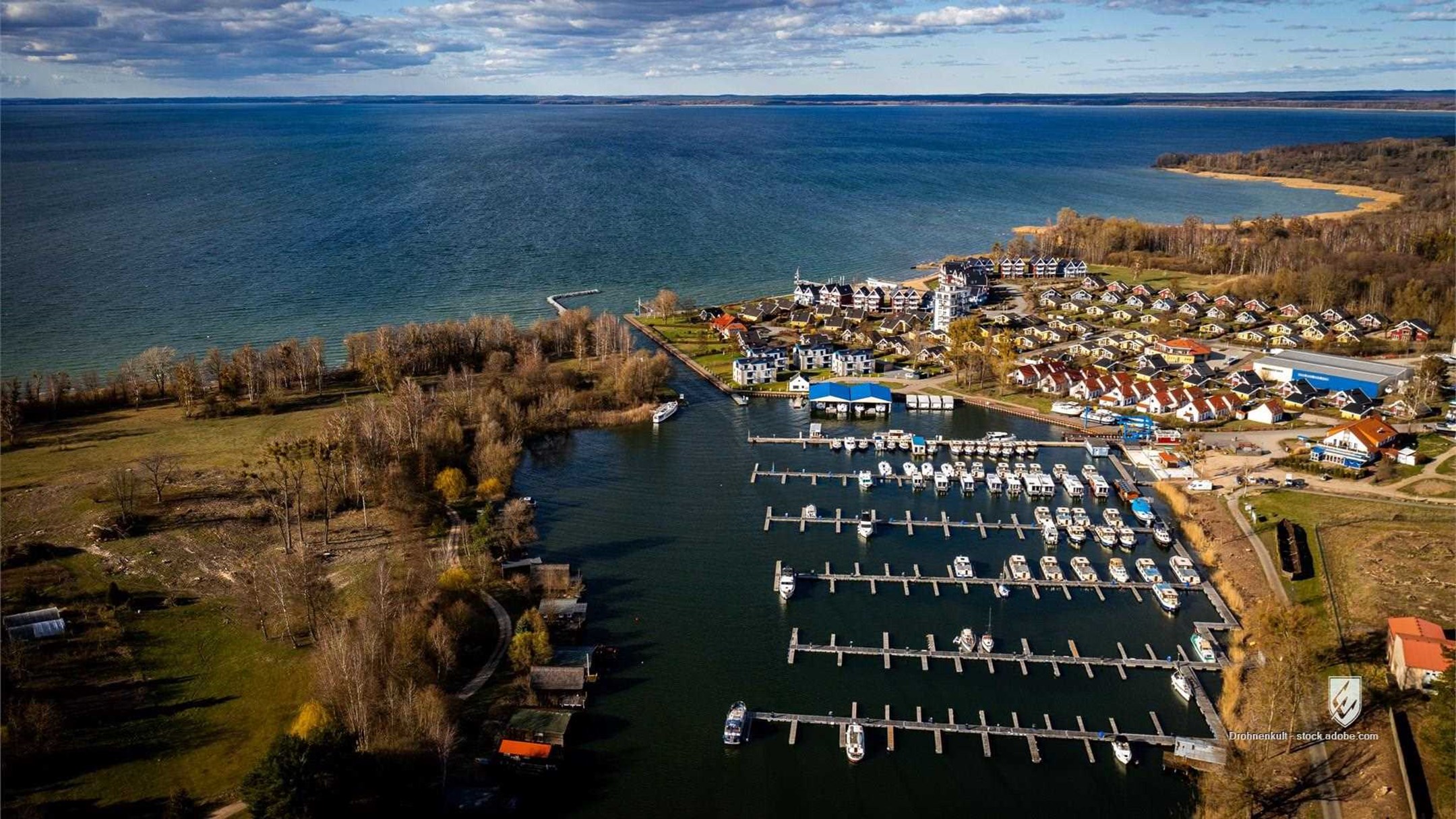 rechlin rechlin nord müritz große müritz hafen ferienhaus ferienwohnung ferien urlaub bootsurlaub boot meer wasser
