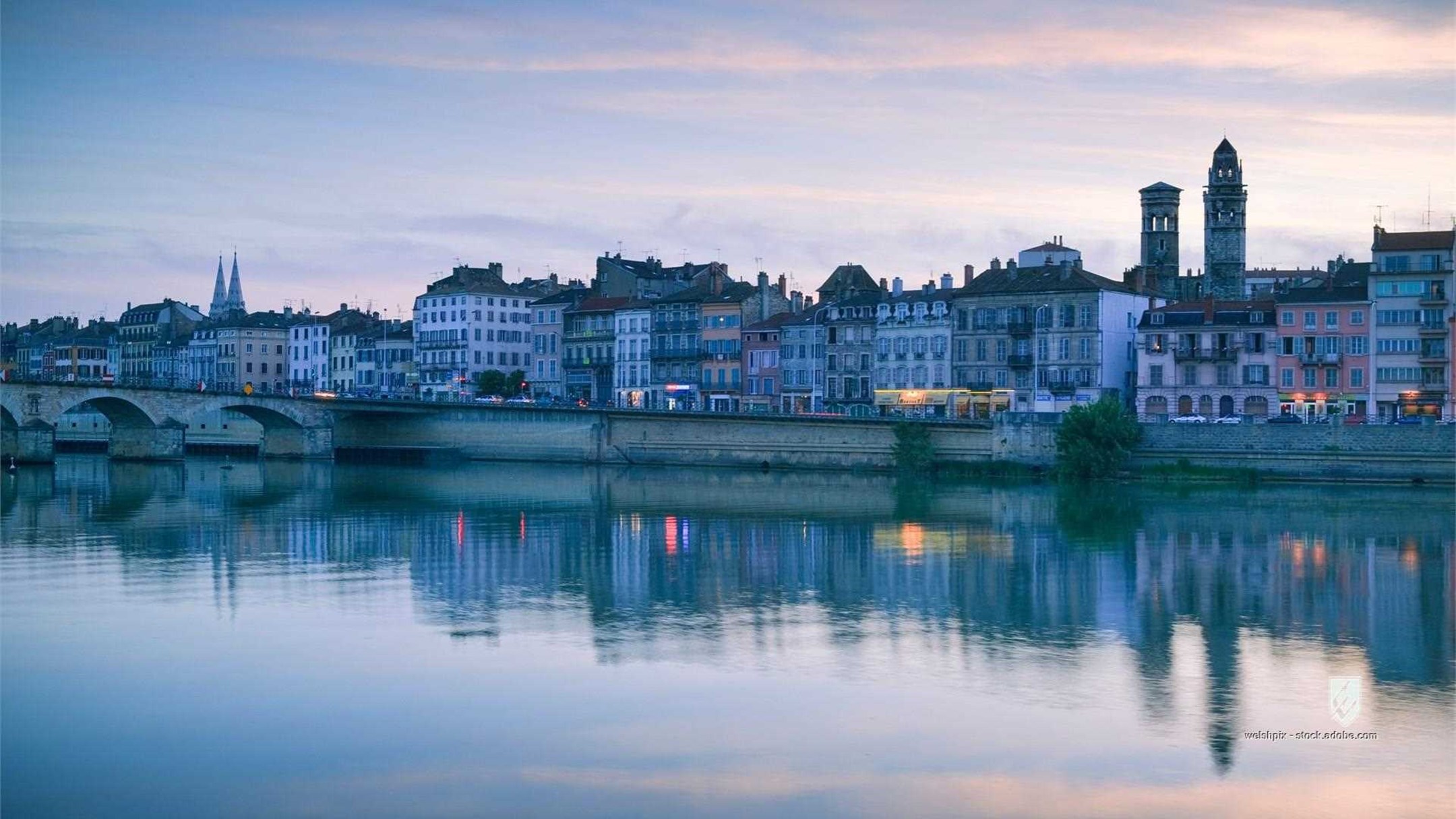 Europe European France french river Bourgogne town city building architecture travel view landscape eleven c sunset dusk