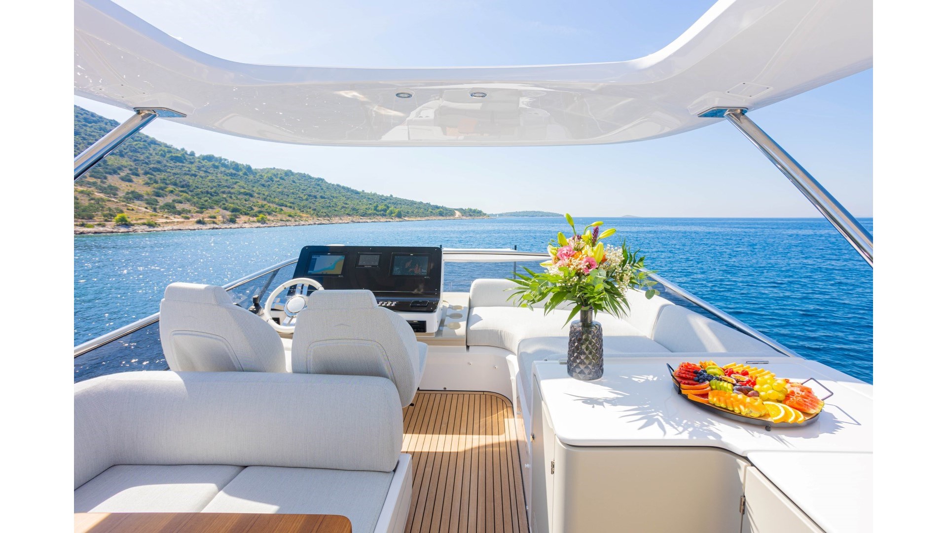 5345497410000104674_luxury-crewed-motor-yacht-azimut-60-fly-genesis-charter-croatia-42
