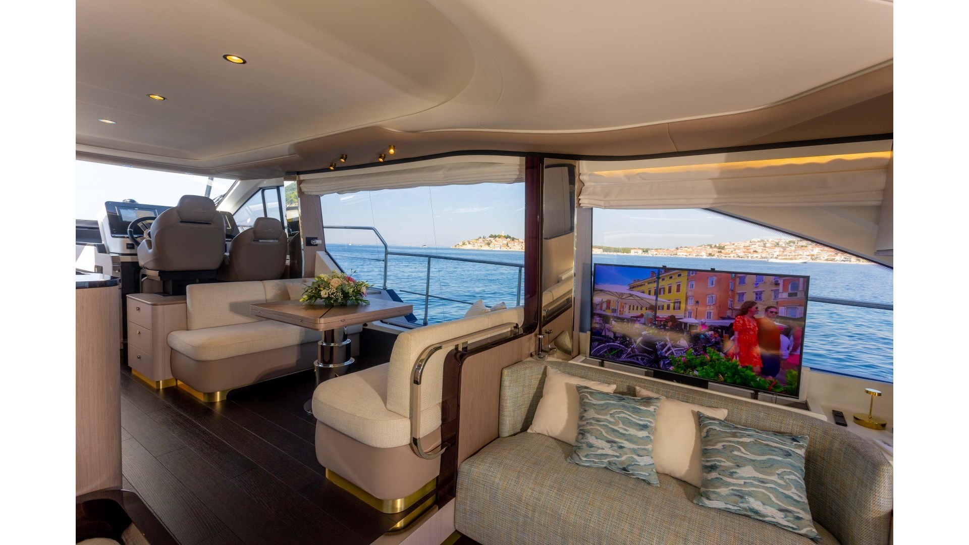 5345497510000104674_luxury-crewed-motor-yacht-azimut-60-fly-genesis-charter-croatia-50