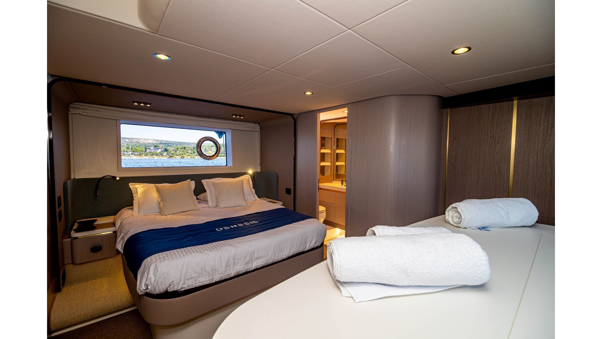 5345497570000104674_luxury-crewed-motor-yacht-azimut-60-fly-genesis-charter-croatia-55
